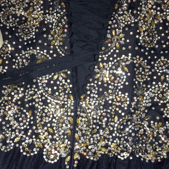 PROM DRESS - Picture 5 of 6